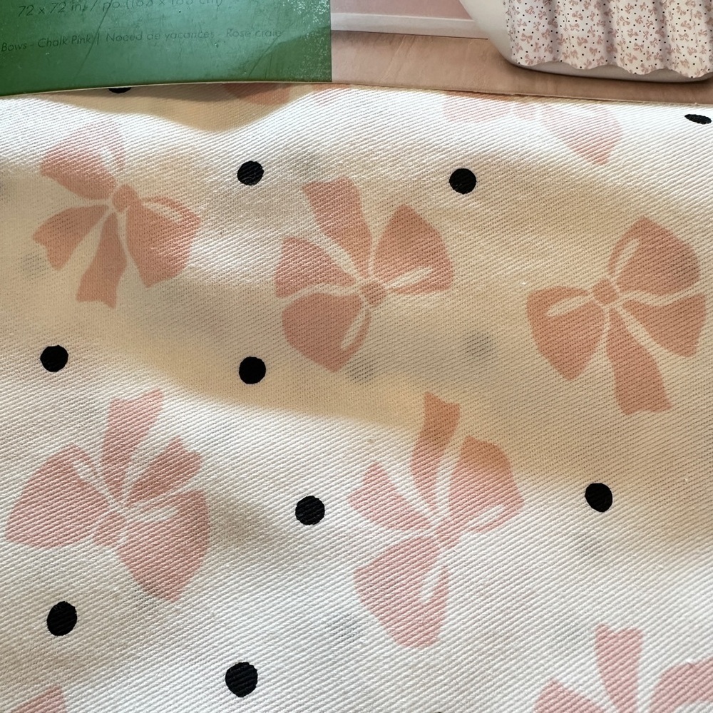Kate Spade Chalk Pink Holiday Bows  Shower Curtain - NWT (72x72) - Picture 4 of 8